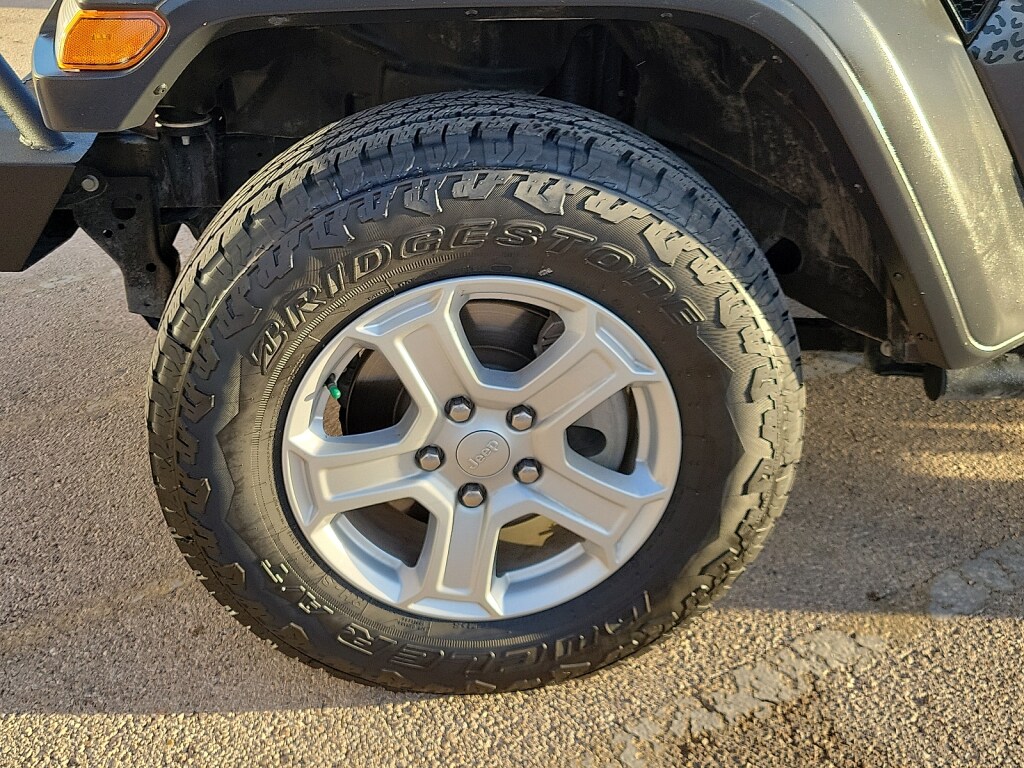 2019 Jeep Wrangler Unlimited Sport photo 2