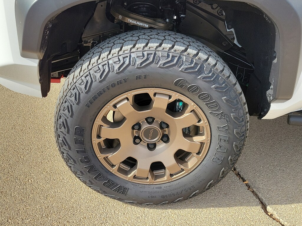 2025 Toyota Tacoma Trailhunter 4x4 Double Cab photo 2