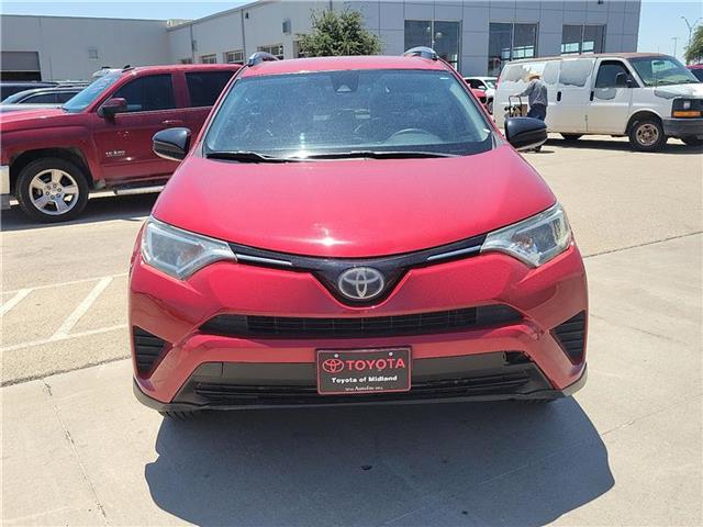 2017 Toyota RAV4 LE photo 2