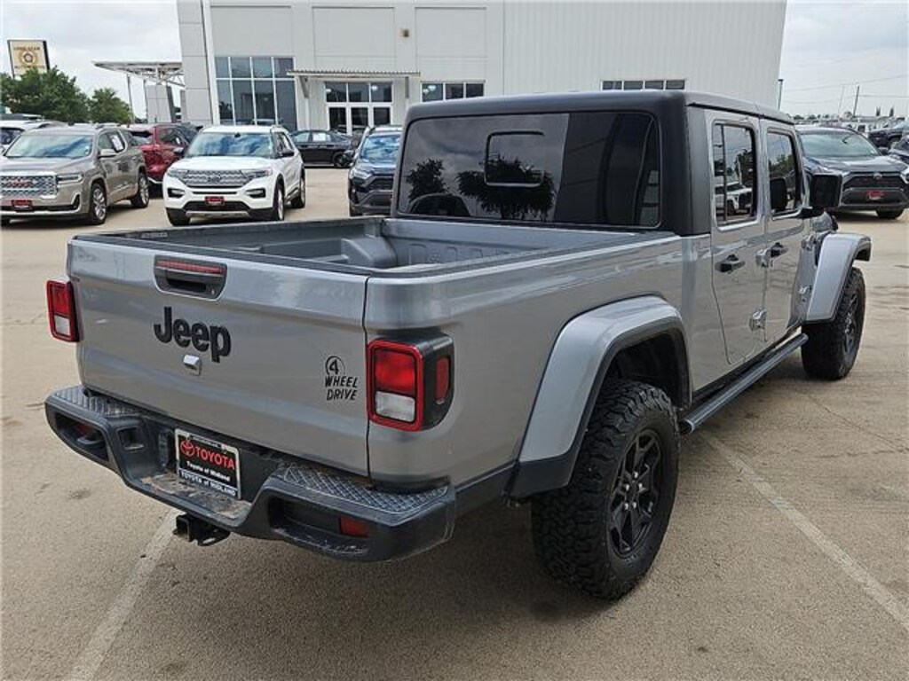 Used 2021 Jeep Gladiator Sport Truck Crew Cab