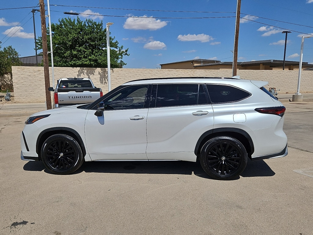 Used 2024 Toyota Highlander LE SUV
