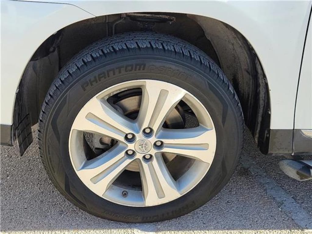 Used 2012 Toyota Highlander Limited V6 SUV