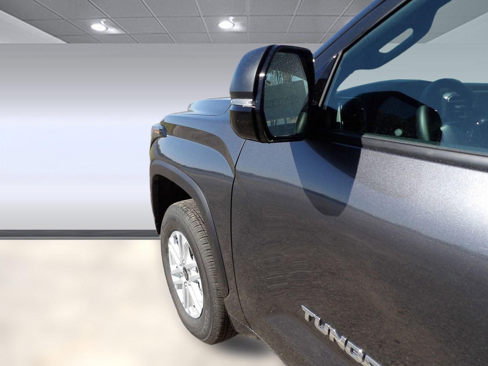 2025 Toyota Tundra SR5 - Photo 18