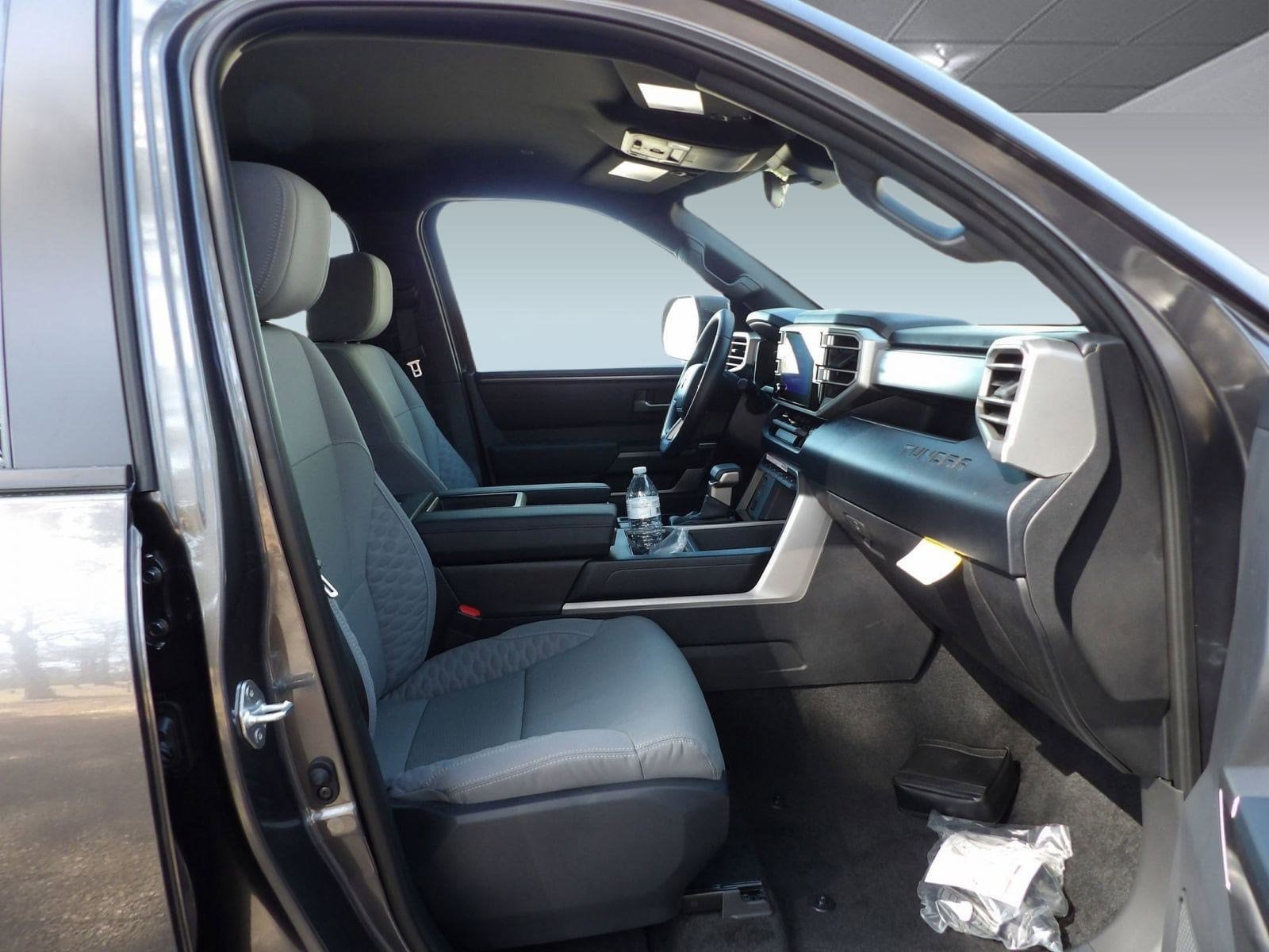 2025 Toyota Tundra SR5 - Photo 24
