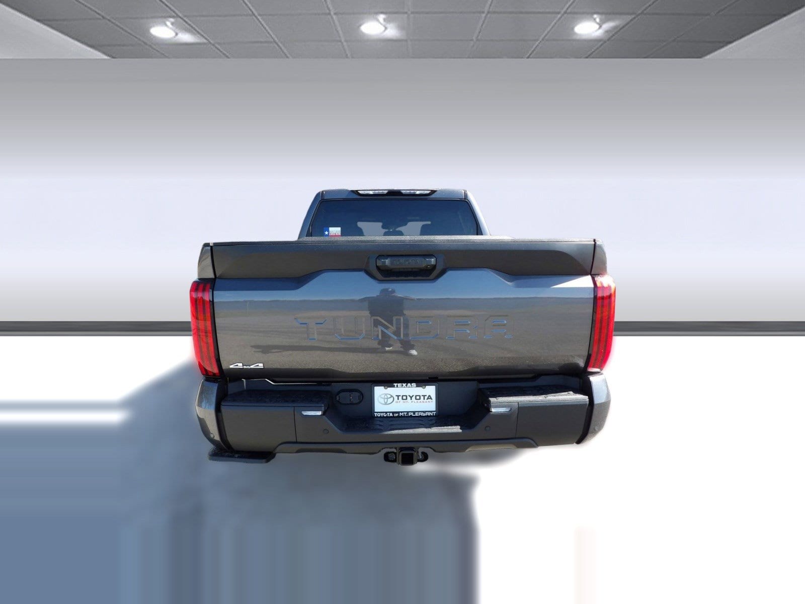 2025 Toyota Tundra SR5 - Photo 10