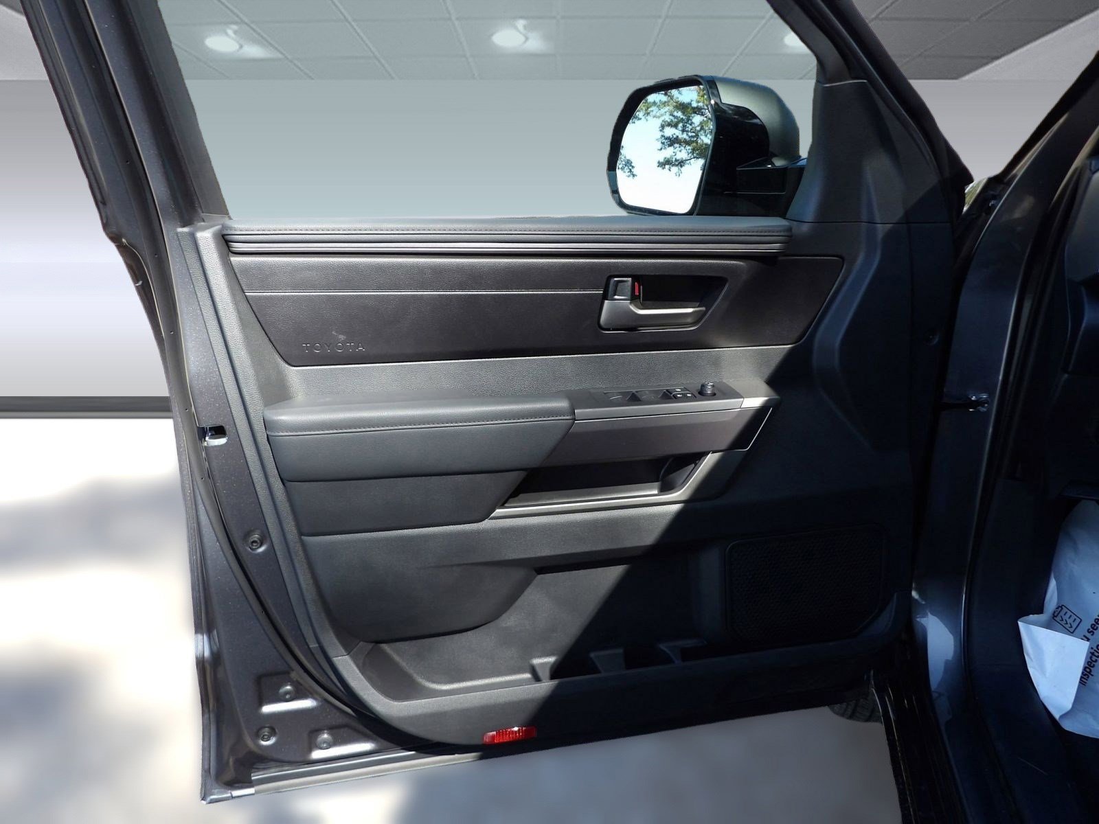 2025 Toyota Tundra SR5 - Photo 25