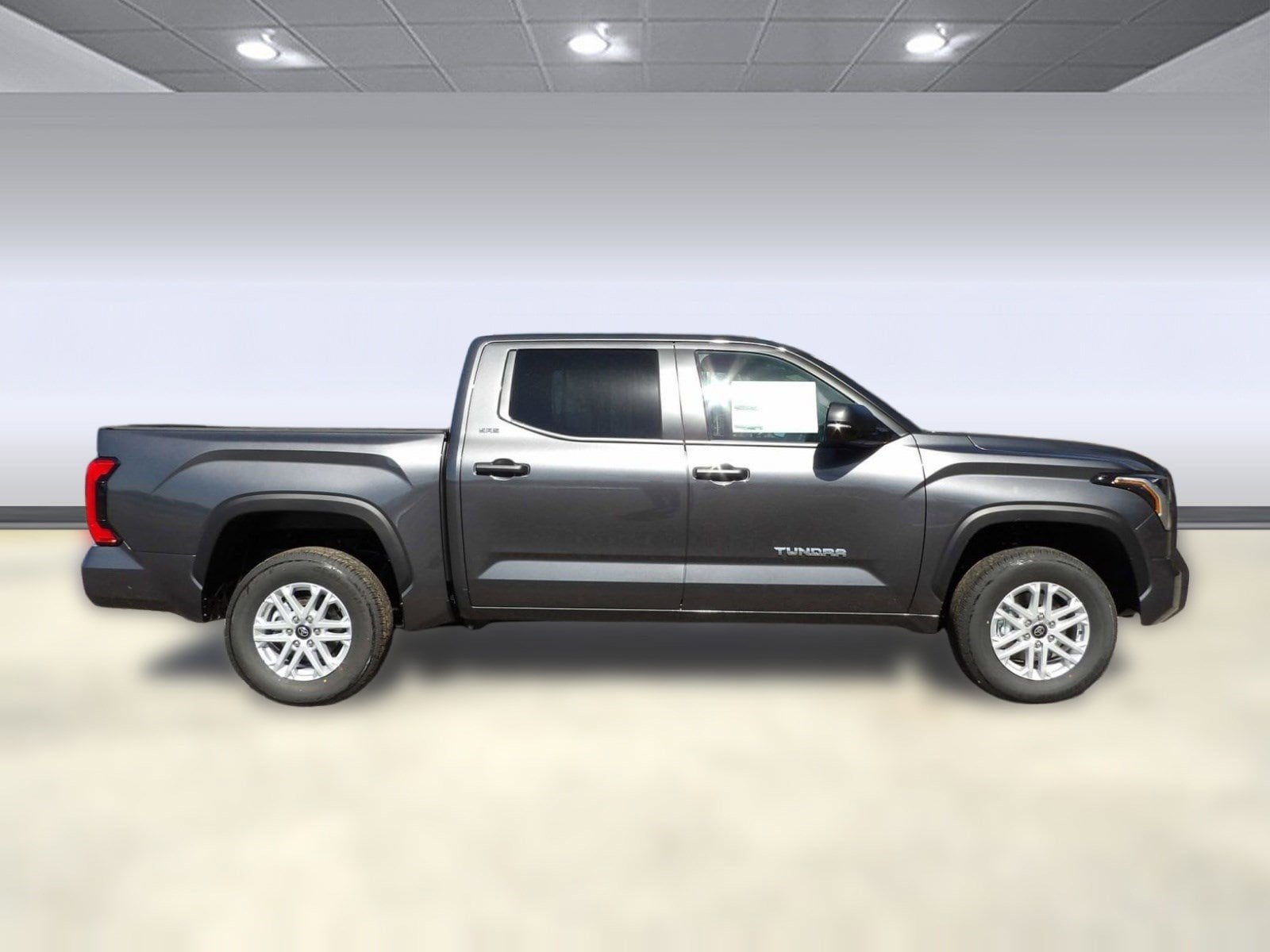 2025 Toyota Tundra SR5 - Photo 8