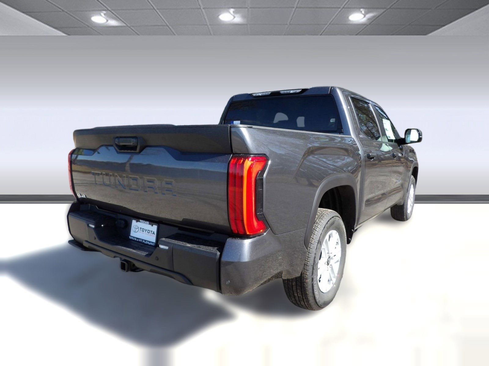 2025 Toyota Tundra SR5 - Photo 9