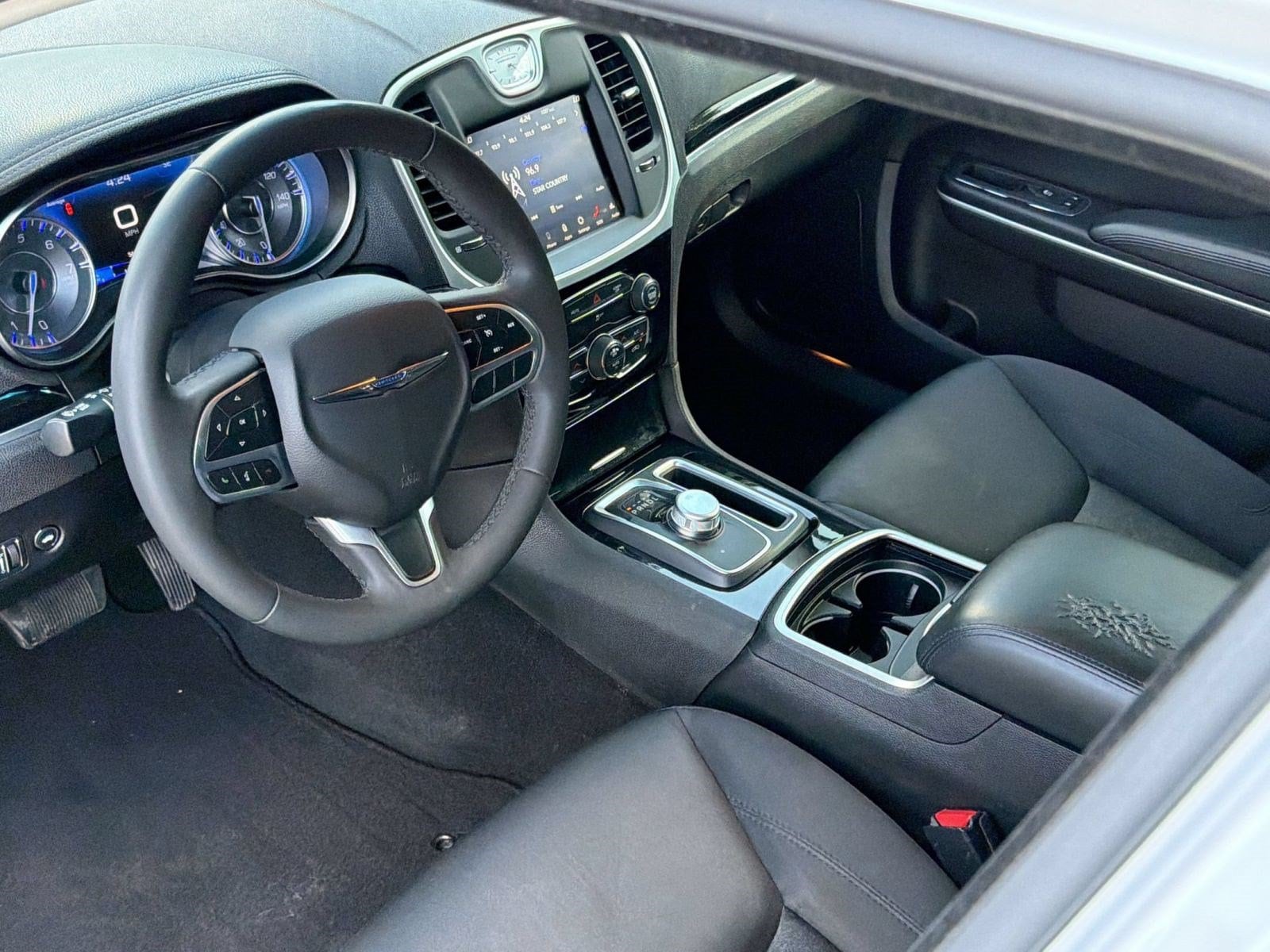 2023 Chrysler 300 Touring Sedan