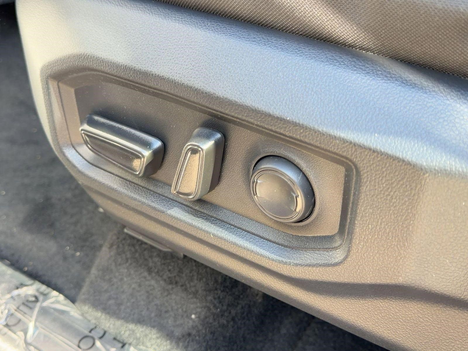 2026 Toyota Tundra SR5 - Photo 13