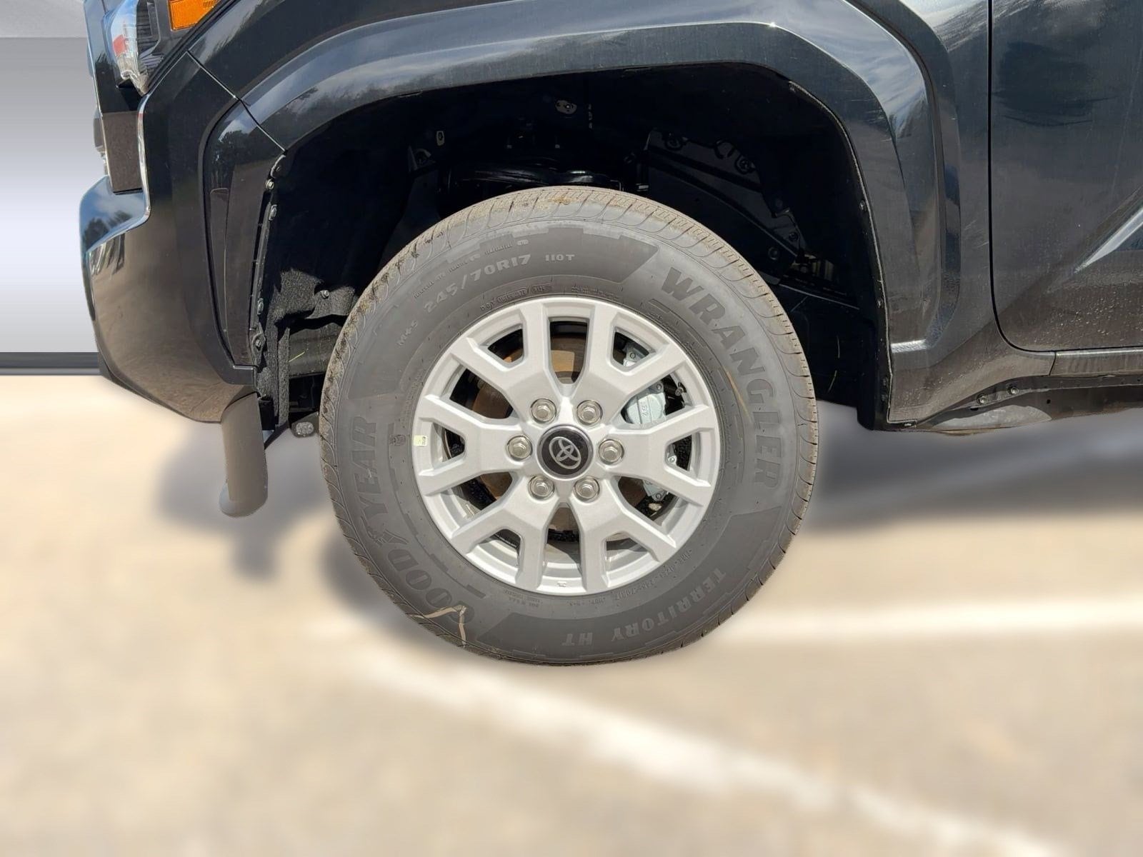 2025 Toyota Tacoma SR5 - Photo 10