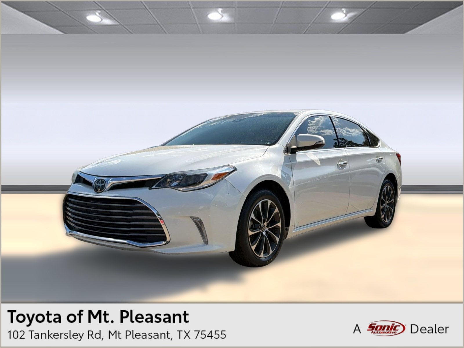 Pre-Owned 2018 Toyota Avalon XLE Premium