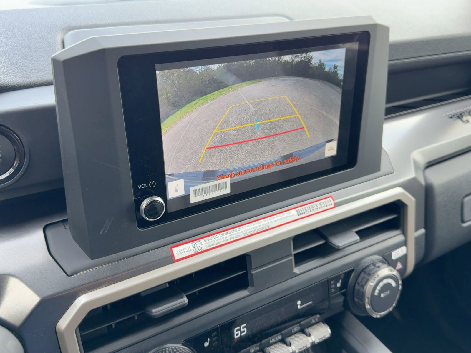2025 Toyota Tacoma SR5 - Photo 23