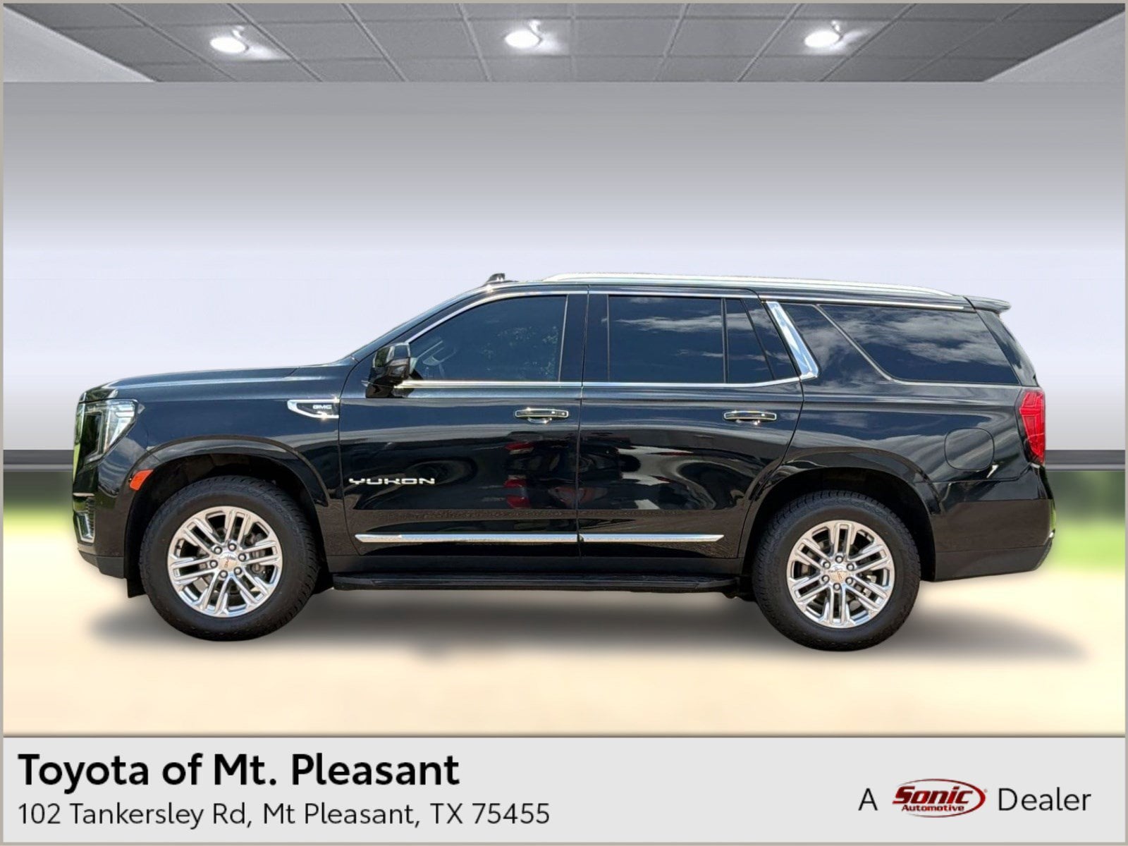 2023 GMC Yukon SLT 4X4's photo