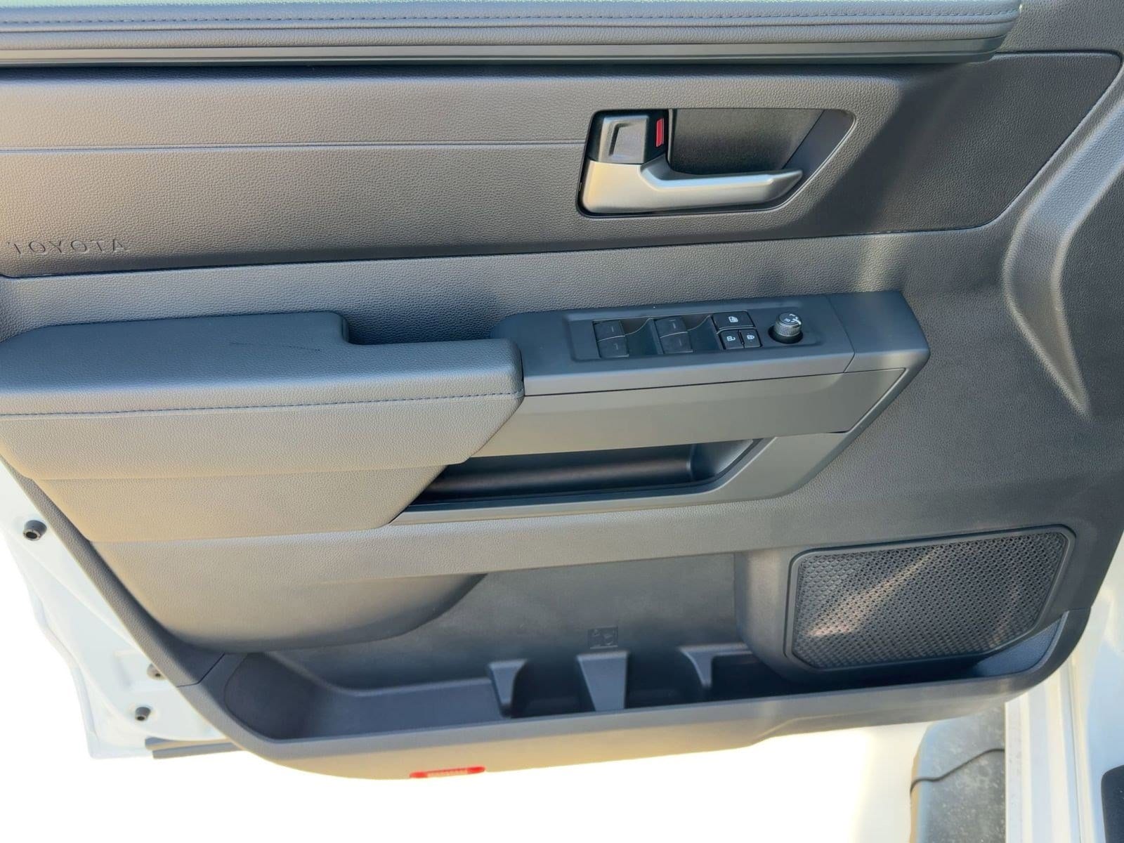 2026 Toyota Tundra SR5 - Photo 12