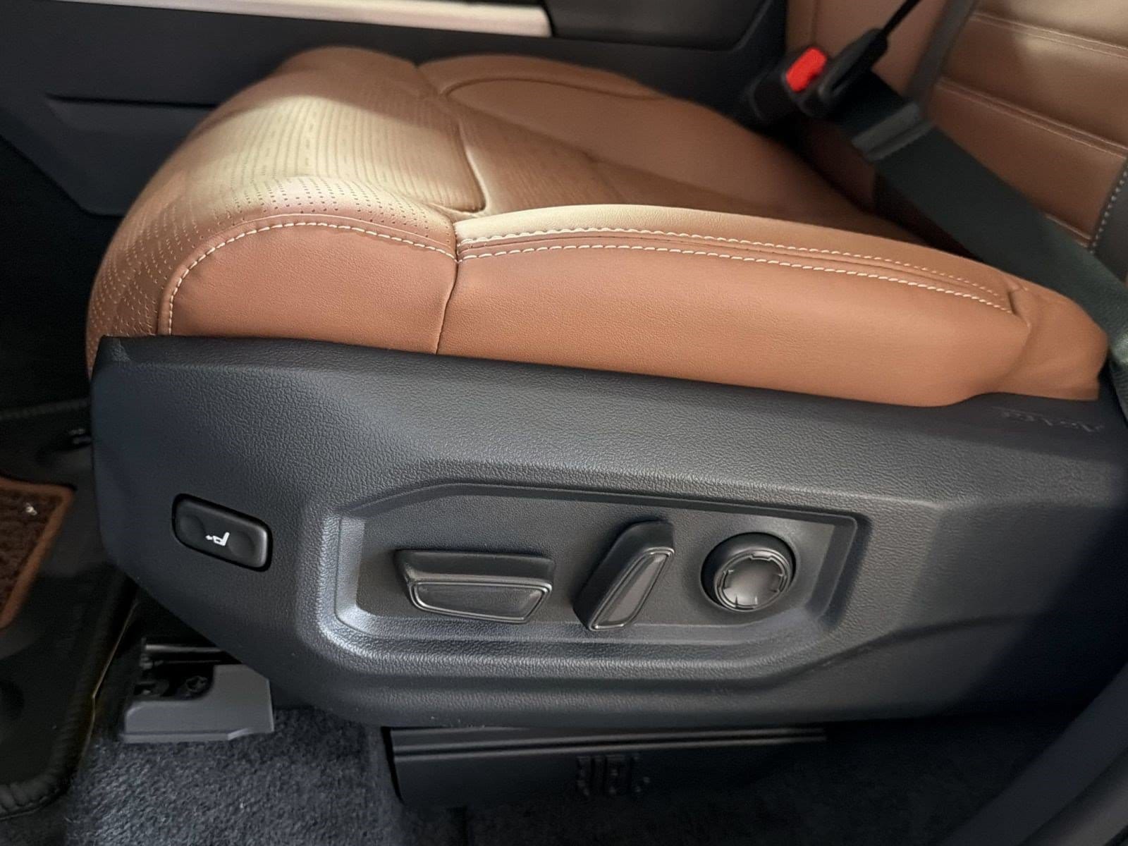2026 Toyota Tundra 1794 Edition - Photo 13