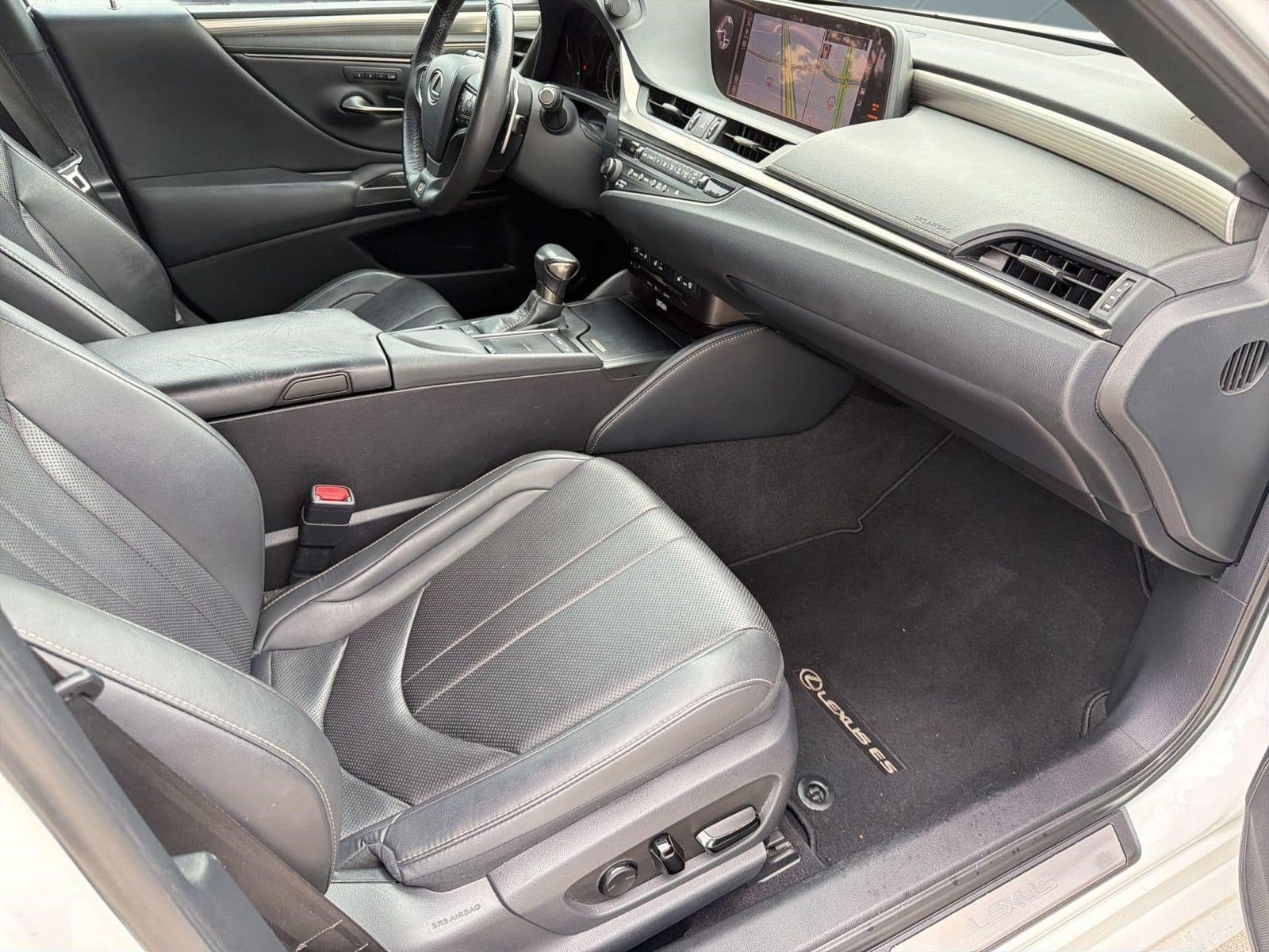 2019 Lexus ES F SPORT - Photo 24