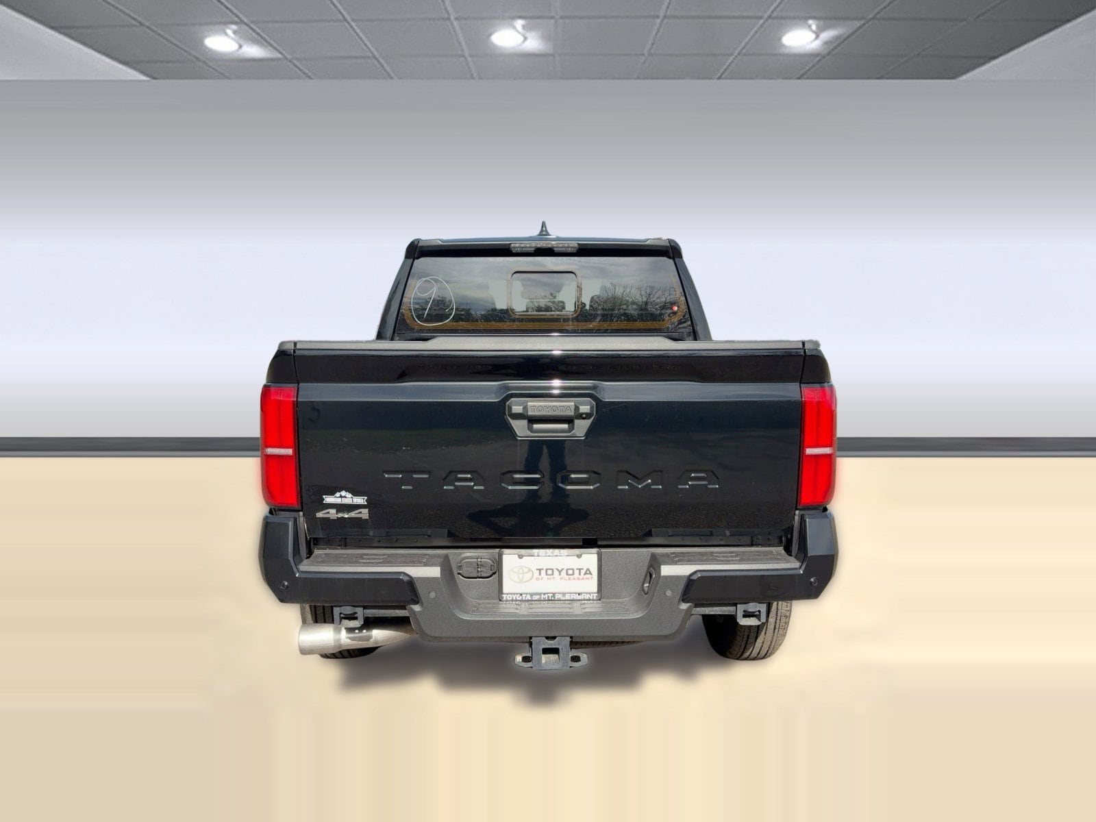 2025 Toyota Tacoma SR5 - Photo 9
