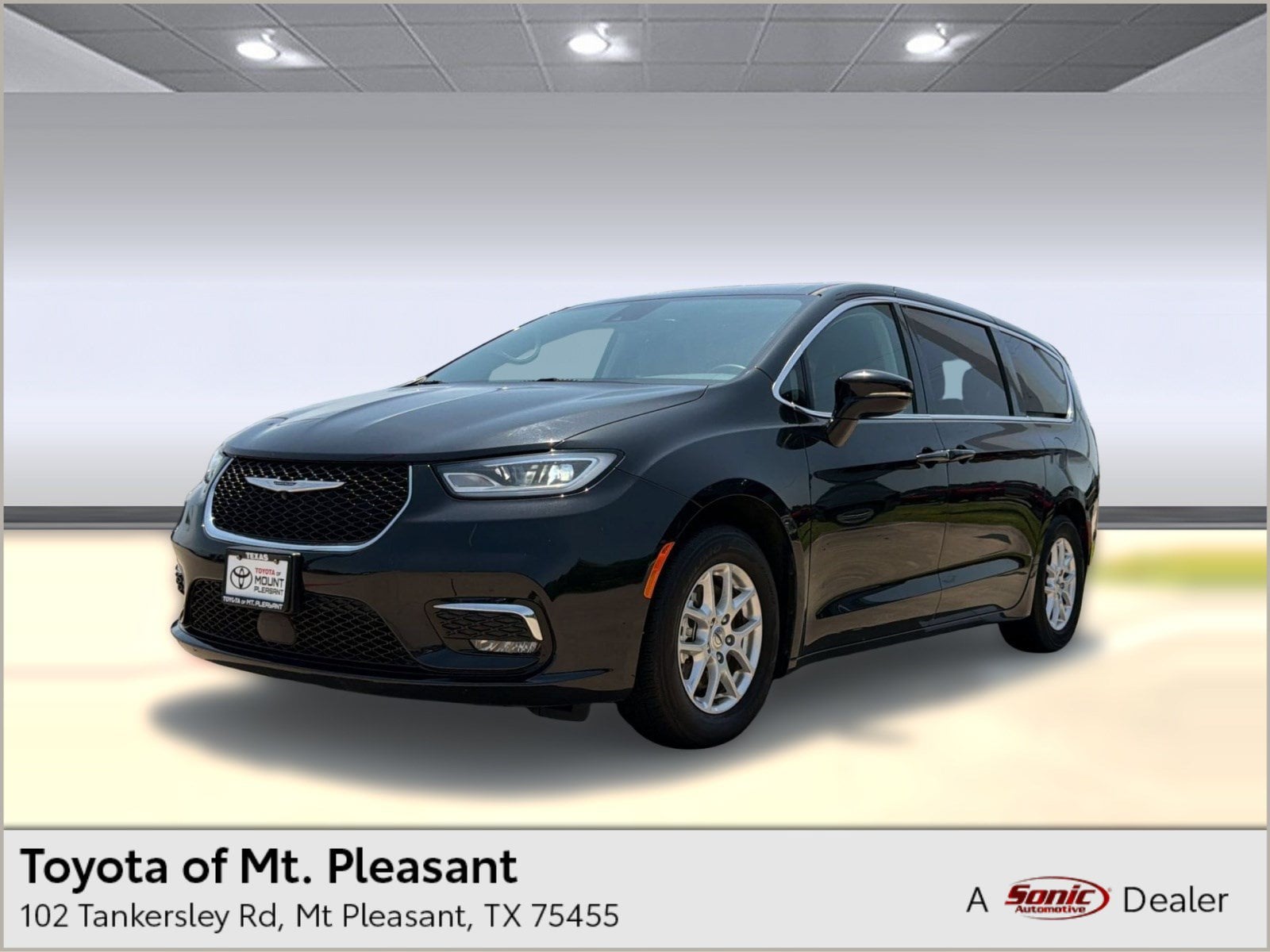 2024 Chrysler Pacifica Touring L's photo