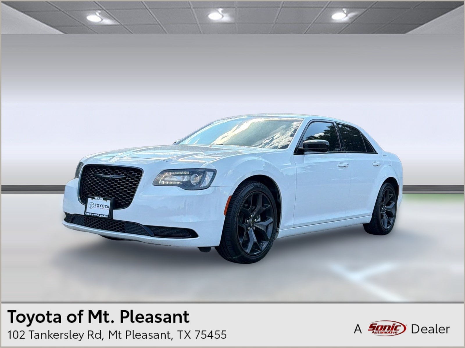 Pre-Owned 2023 Chrysler 300 Touring
