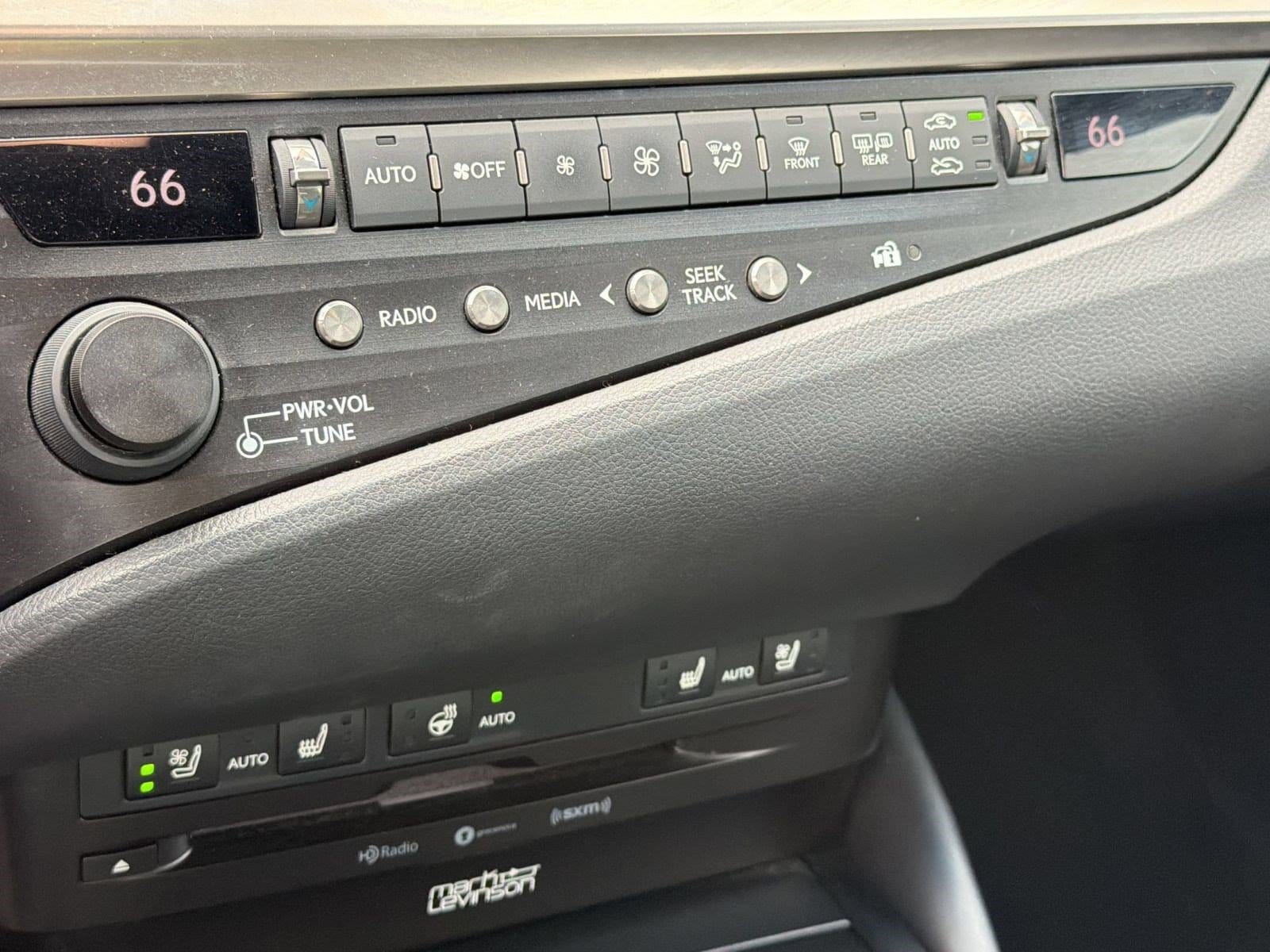 2019 Lexus ES F SPORT - Photo 18