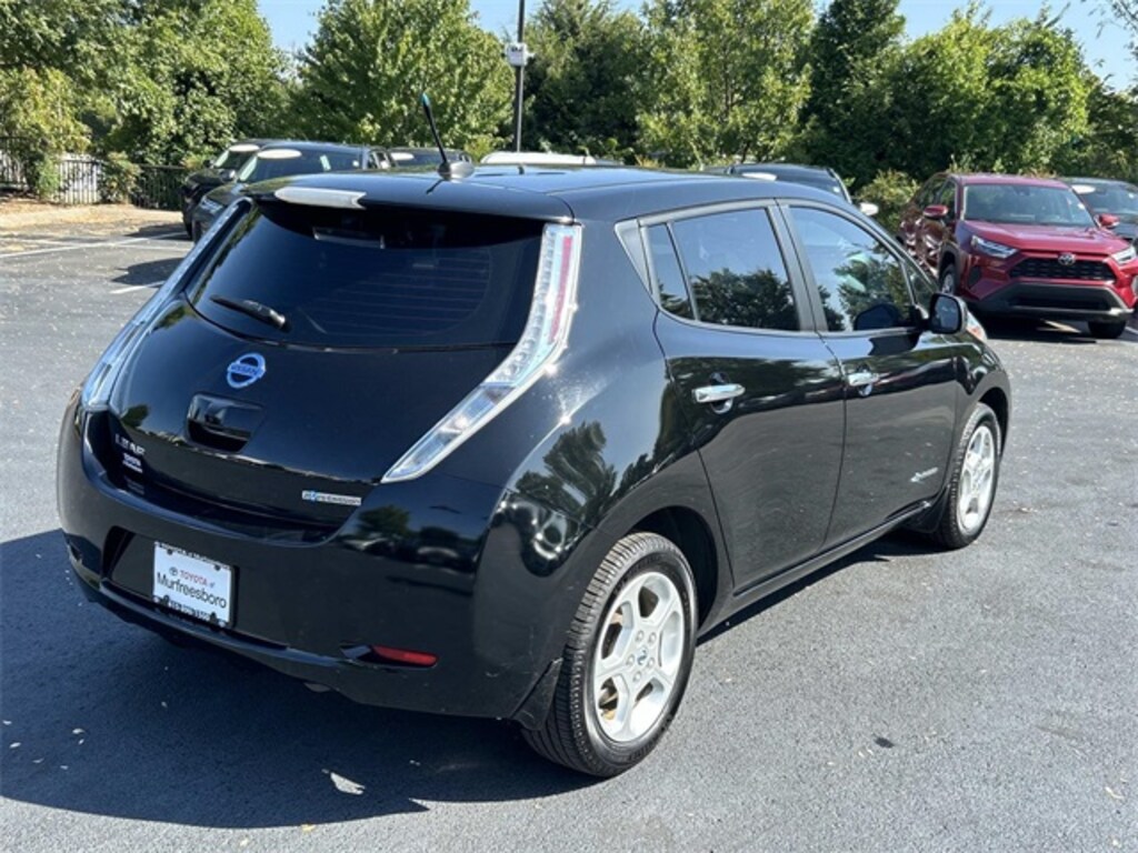 Used 2014 Nissan LEAF SV Hatchback