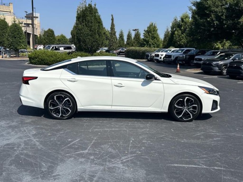 Used 2024 Nissan Altima 2.5 SR Sedan