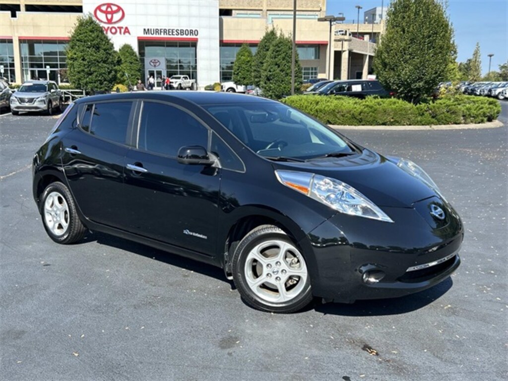 Used 2014 Nissan LEAF SV Hatchback