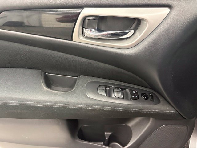 2017 Nissan Pathfinder SV - Photo 15