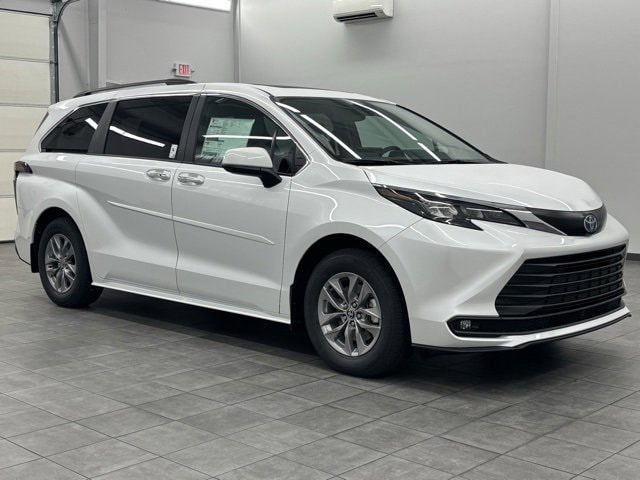 2025 Toyota Sienna Van Passenger Van 