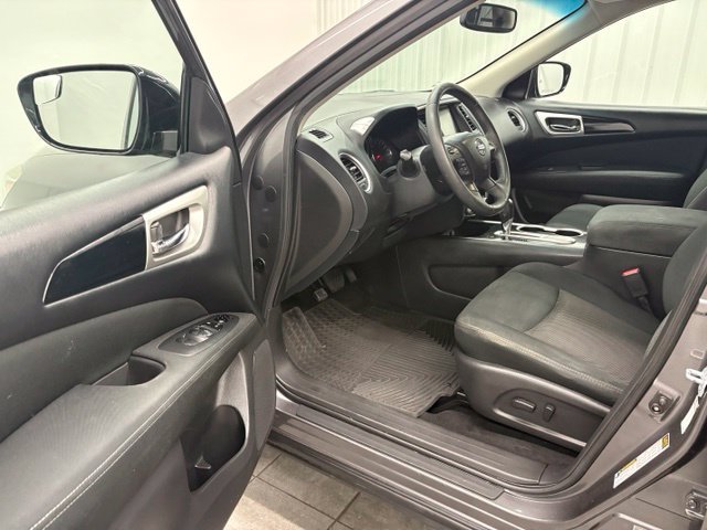 2017 Nissan Pathfinder SV - Photo 14