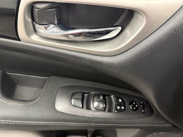 2017 Nissan Pathfinder SV - Photo 16
