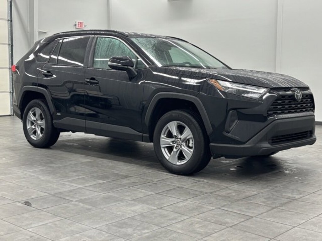 Used 2025 Toyota RAV4 Hybrid XLE SUV