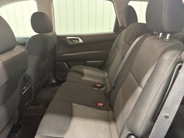 2017 Nissan Pathfinder SV - Photo 11