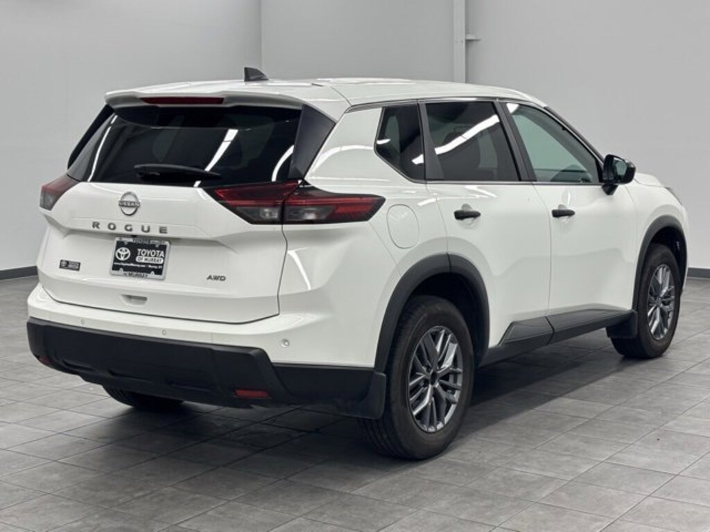 Used 2024 Nissan Rogue S SUV