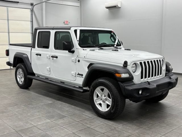 2020 Jeep Gladiator Truck Crew Cab 