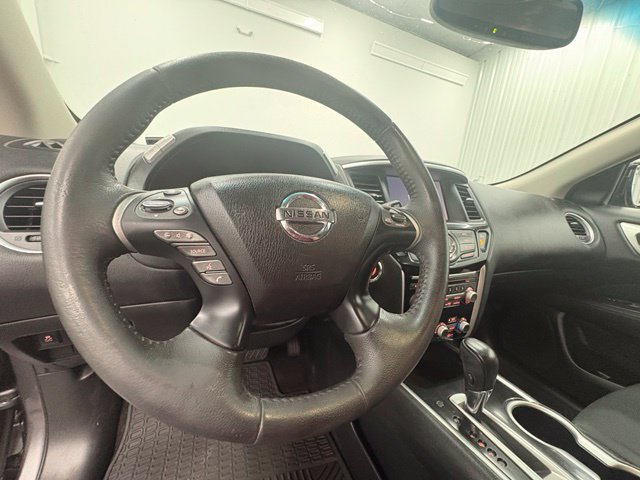 2017 Nissan Pathfinder SV - Photo 19