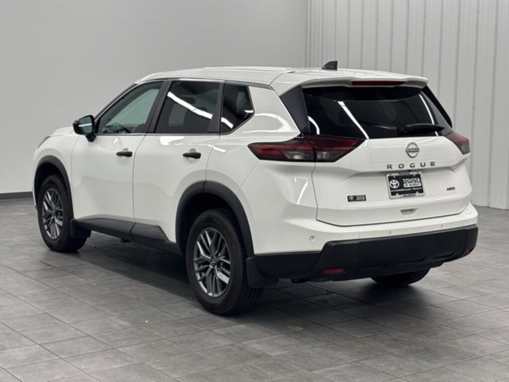 Used 2024 Nissan Rogue S SUV