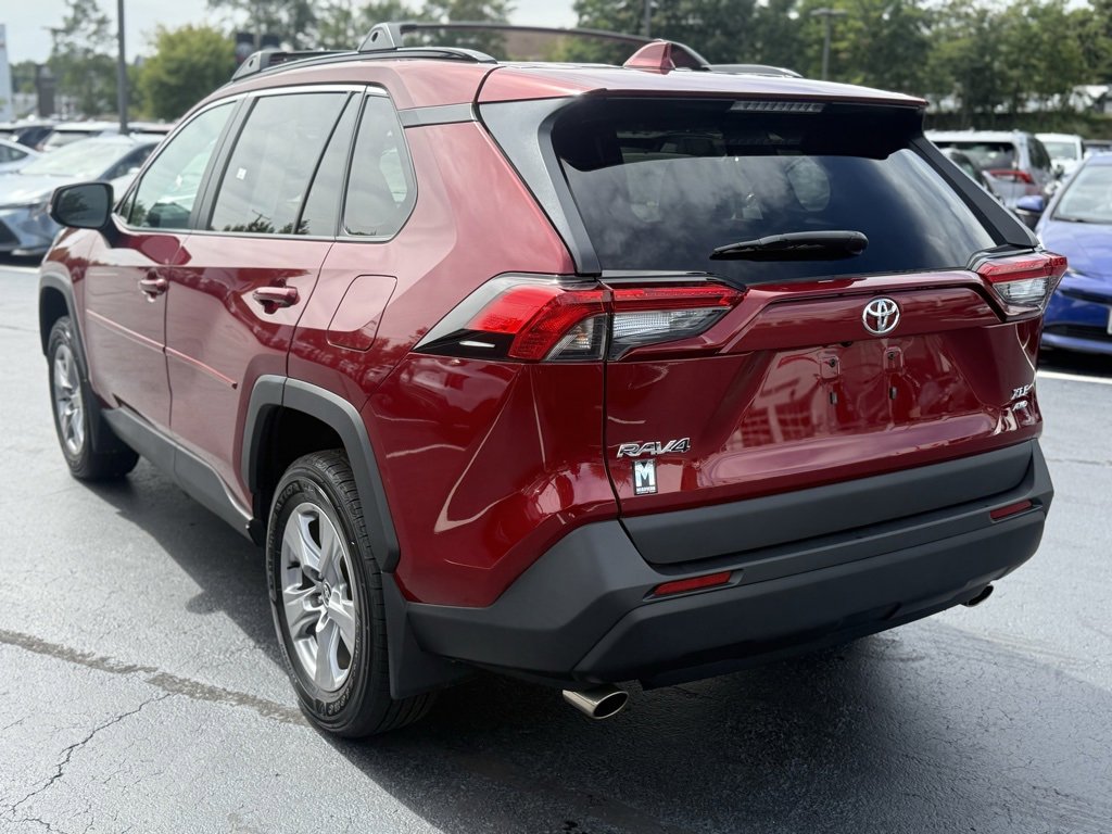 2022 Toyota RAV4 XLE photo 3