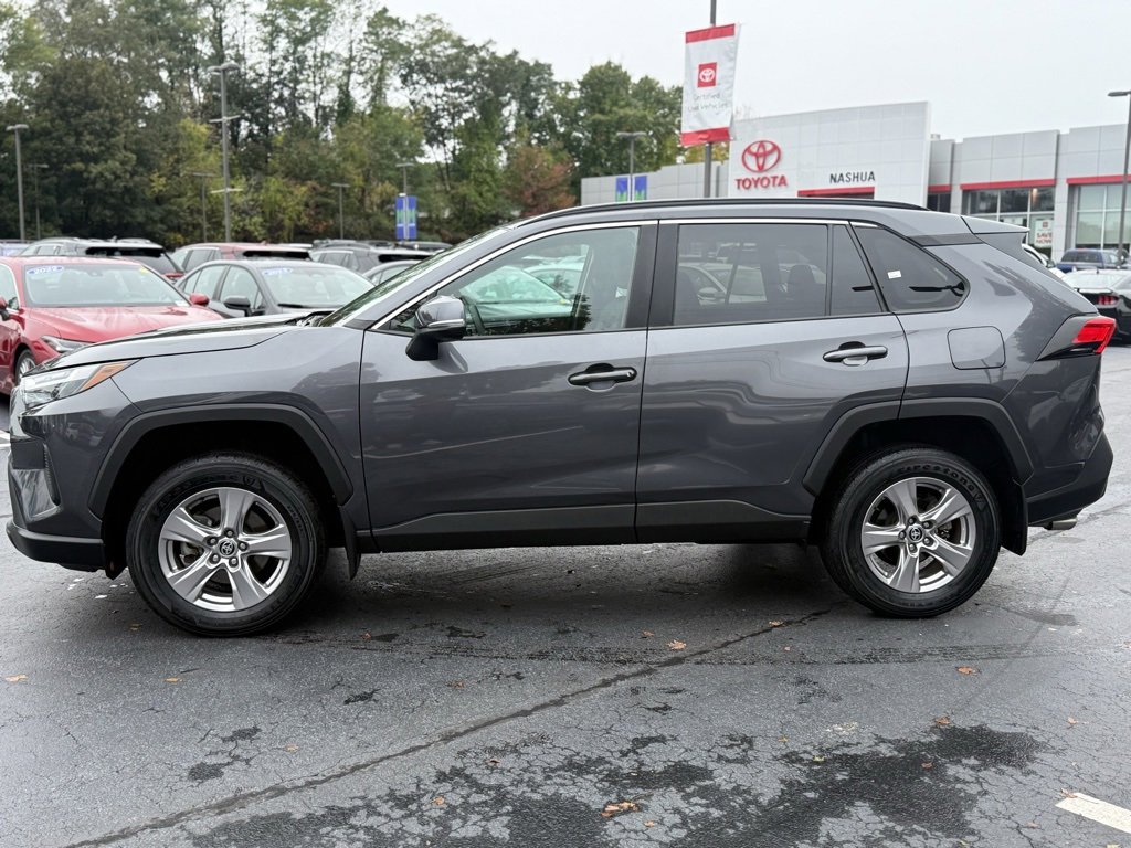 2023 Toyota RAV4 XLE photo 3