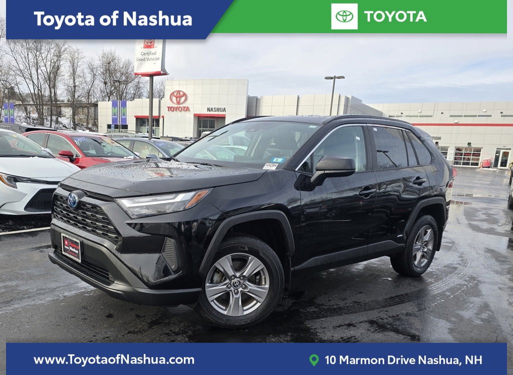 2024 Toyota RAV4 LE's photo