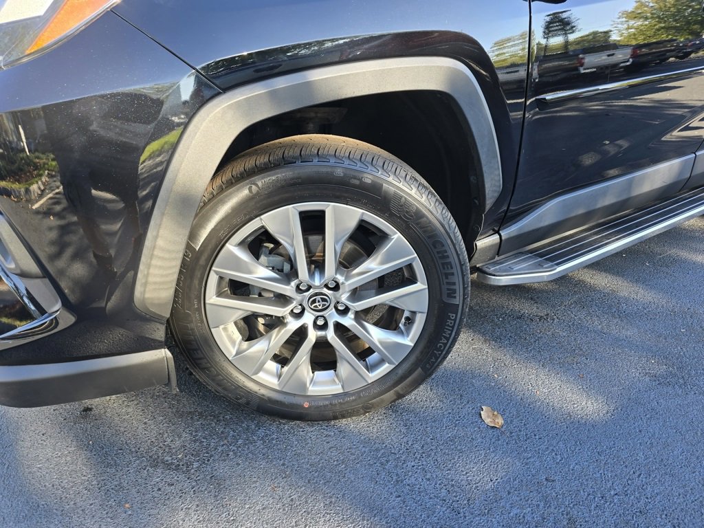 2022 Toyota RAV4 XLE Premium photo 2