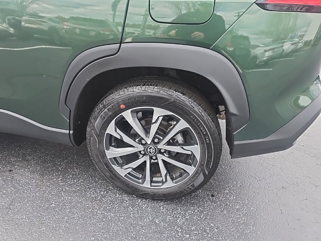 Used 2024 Toyota Corolla Cross XLE Sport Utility