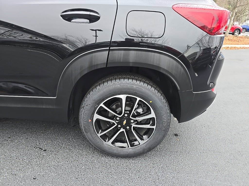 2025 Chevrolet Trailblazer LT photo 3