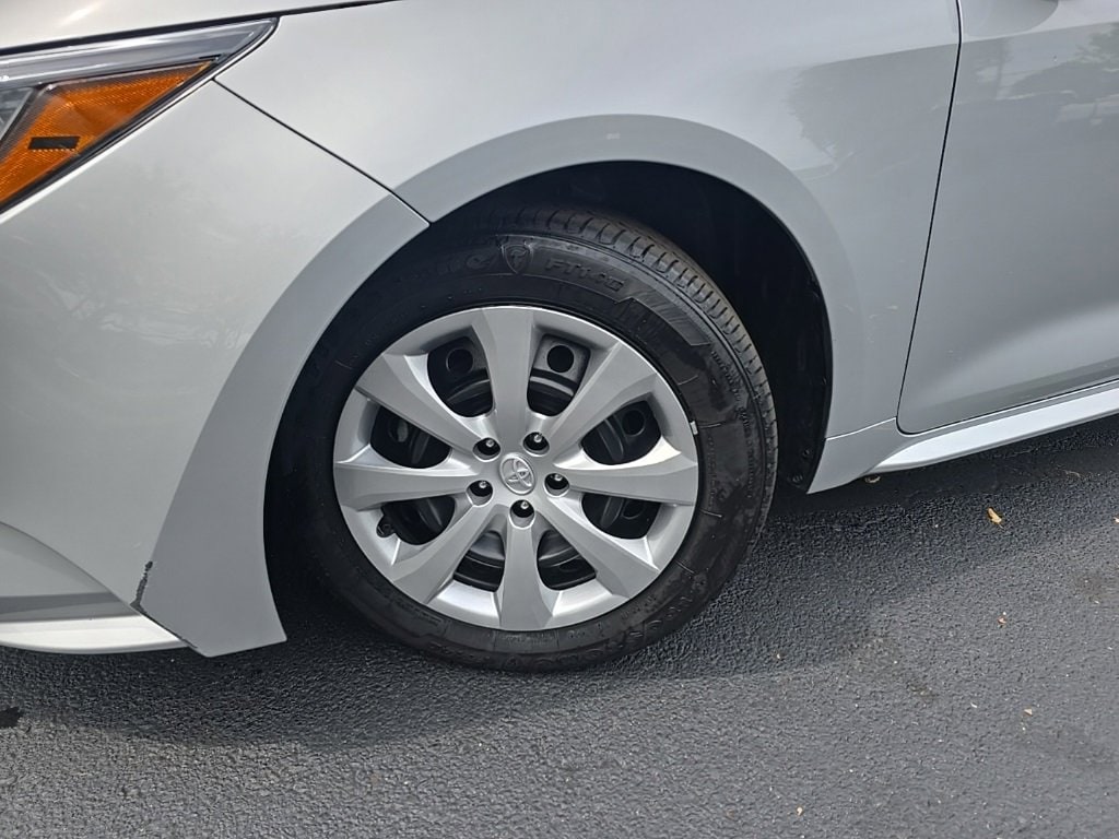 Used 2024 Toyota Corolla LE with VIN 5YFB4MDE4RP178751 for sale in Northfield, Minnesota