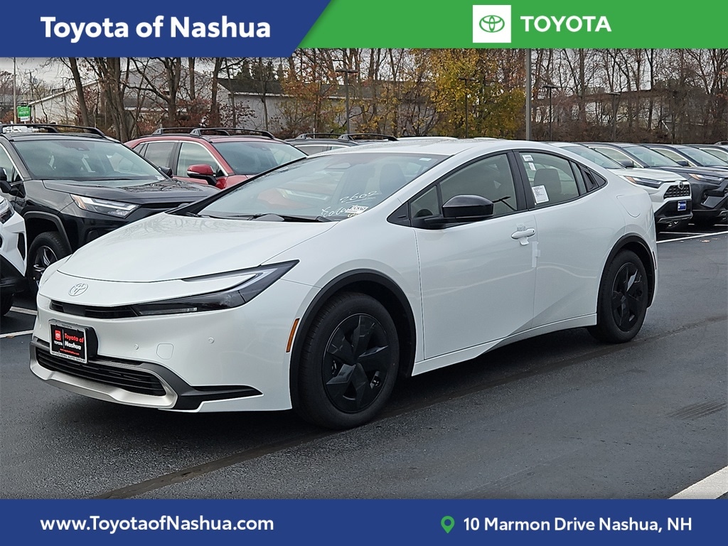 2026 Toyota Prius SE's photo