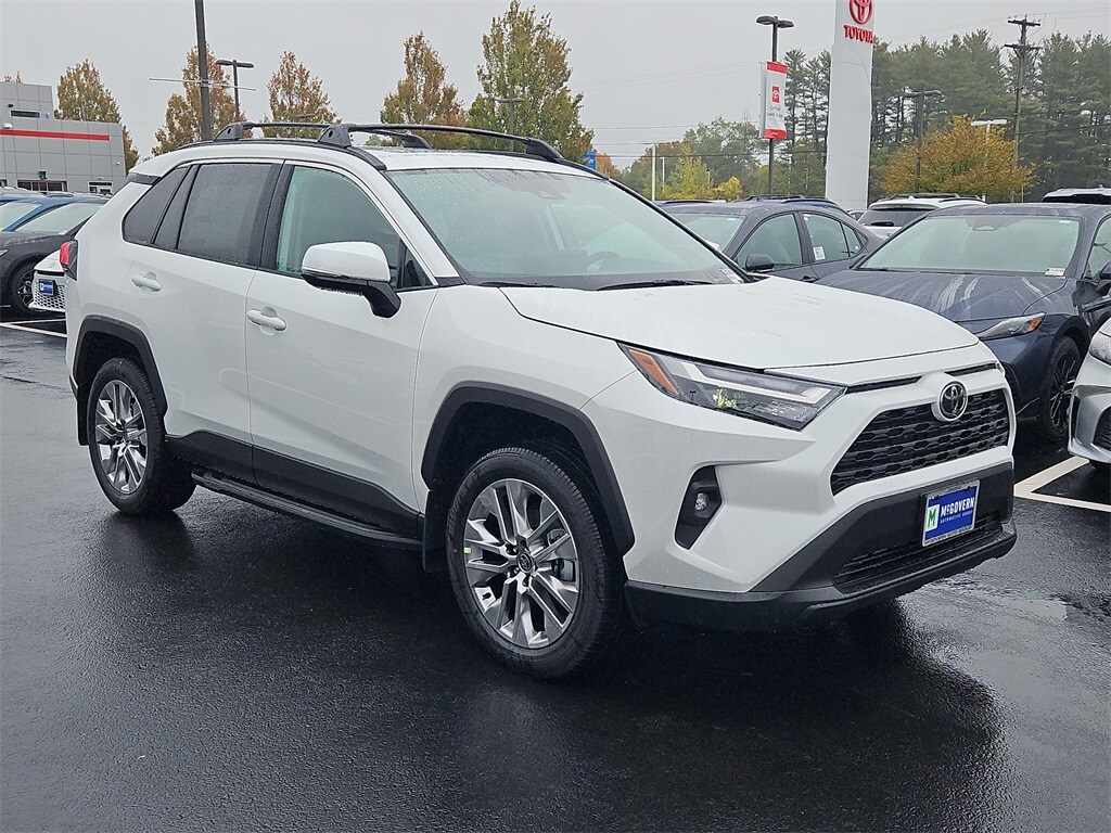 2025 Toyota RAV4 XLE Premium photo 2