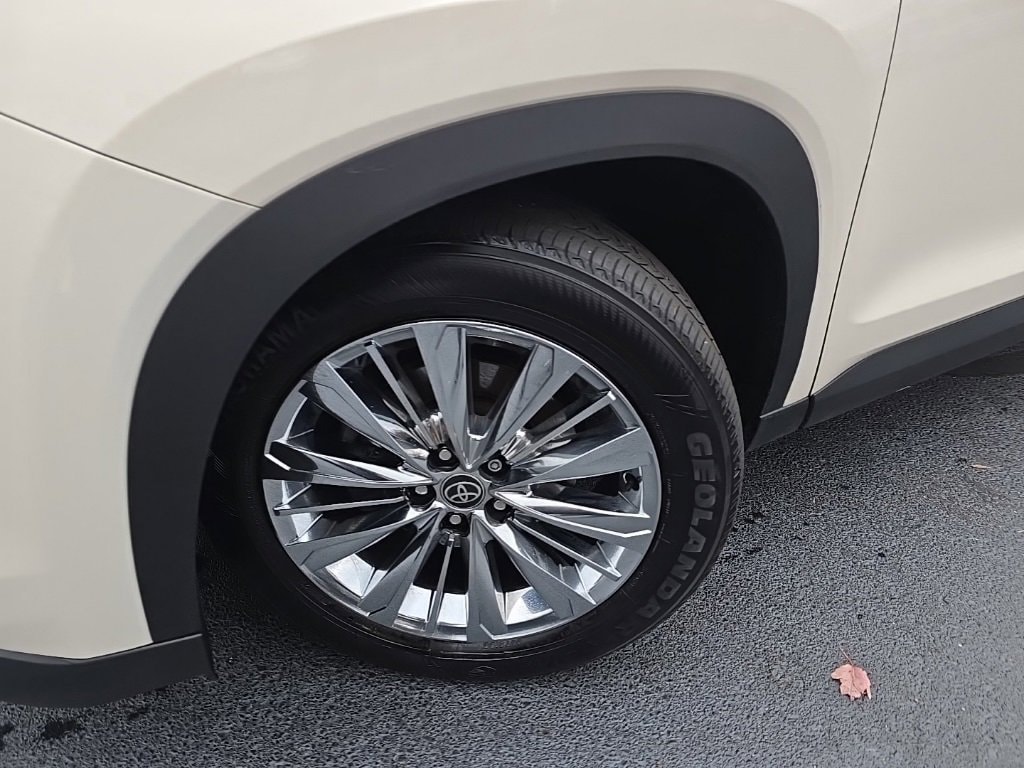 Used 2024 Toyota Grand Highlander Platinum Sport Utility