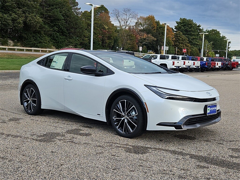 2026 Toyota Prius XLE photo 3