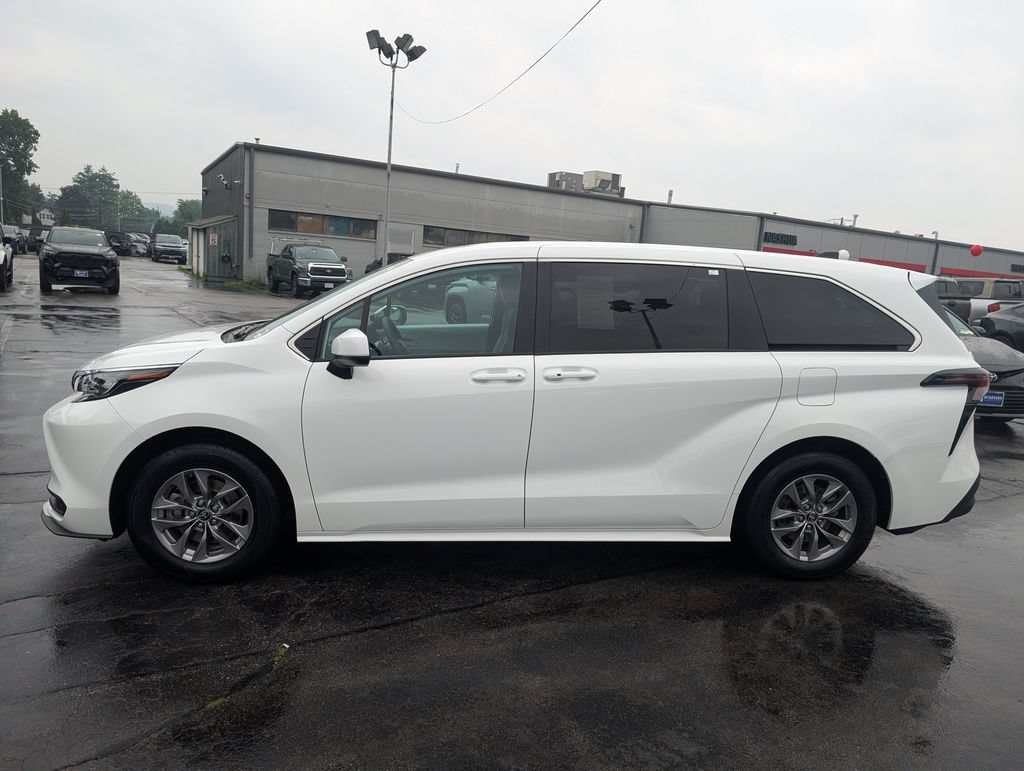 Certified 2025 Toyota Sienna LE Passenger Van